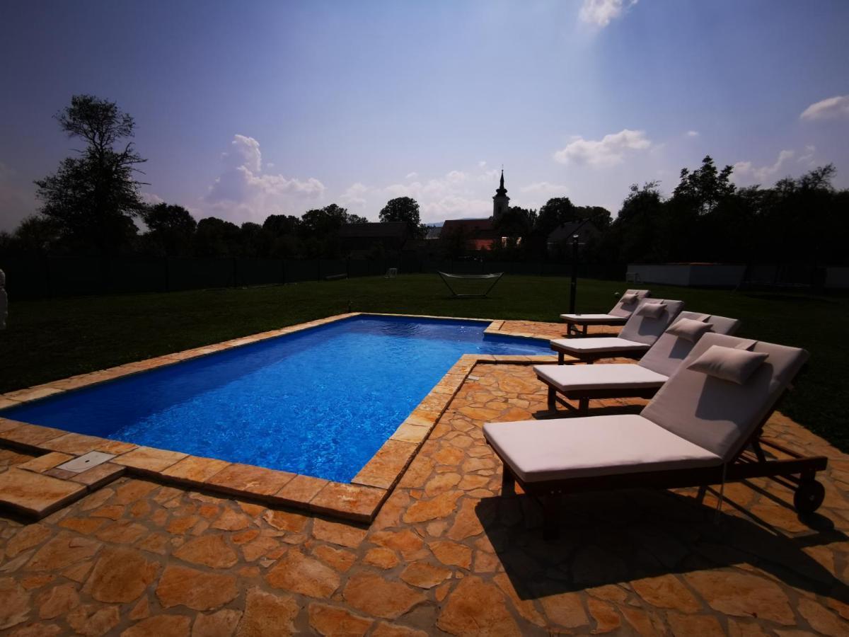 Holiday Home Bulog Sinac Luaran gambar